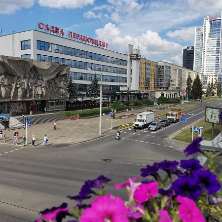 рядом с отелем Europa * Минск